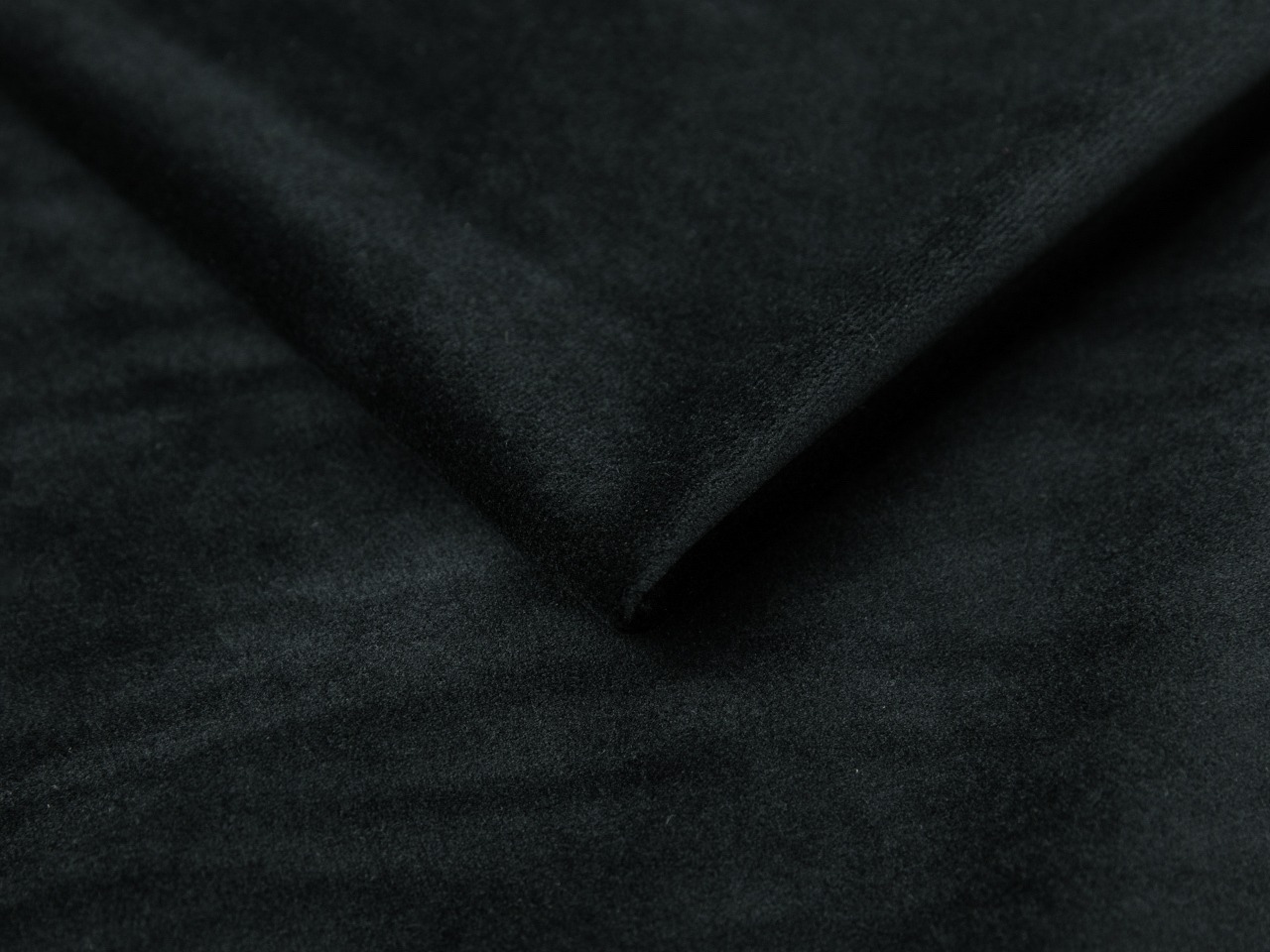 Κρεβάτι continental Martinez 129 (Magic Velvet 2219)